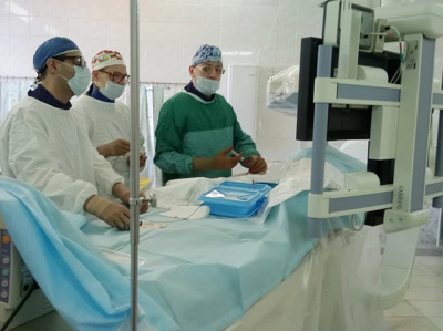 В Свердловском онкодиспансере внедрен инновационный метод лечения опухолей позвоночника